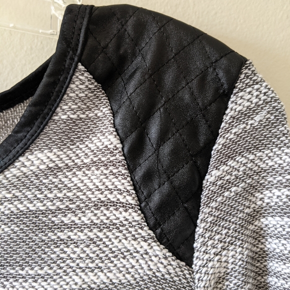 Grey sweater - Picture 3 of 3